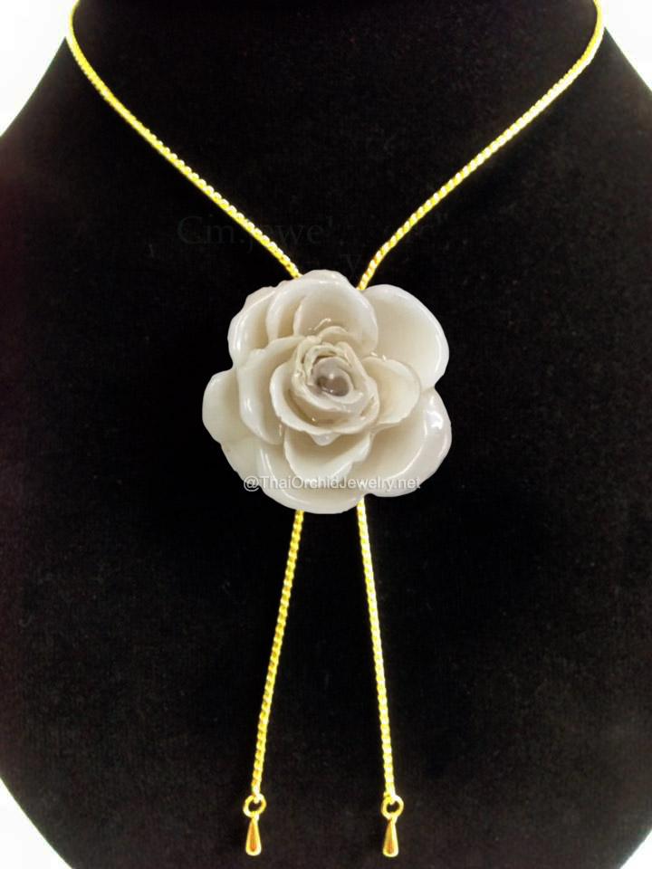 Mini Rose Mini 1.5-2.25 inch Pendant Necklace 18 inch Gold Plated 24K (Off White)